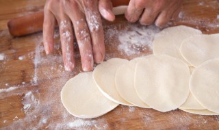 面粉做饺子皮怎么做