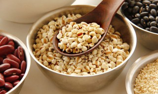 薏米粥的做法和功效 银耳莲子百合薏米粥的做法和功效