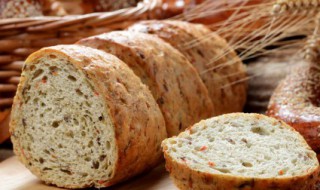 如何防止面包烤后回缩 如何防止烤好的面包回缩
