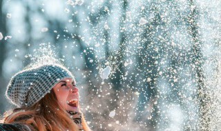 怎样让微信打字时飘雪花（微信打字带花边怎么设置）