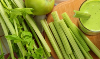 芹菜咸菜怎么拌好吃 芹菜腌咸菜的制作方法