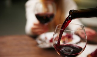喝红酒对人体的好处 喝红酒对人体的好处有哪些