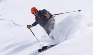 高山滑雪介绍英文 高山滑雪介绍