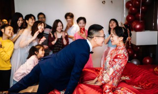 夫妻结婚照如何摆放比较好 夫妻结婚照如何摆放比较好呢