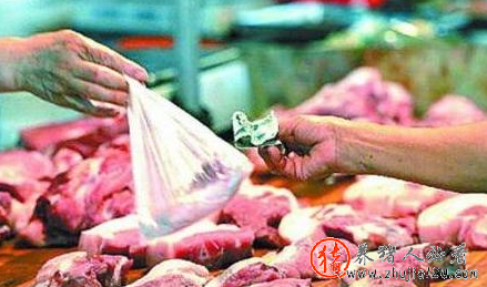 猪肉每斤价格比上月涨了两块钱 猪肉价格一个月每公斤涨近7元