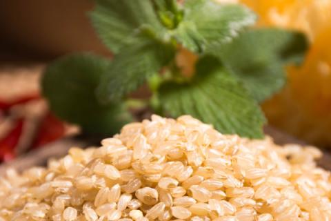 糙米有什么功效和作用（糙米糙米的功效与作用）