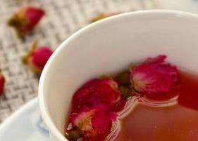 重瓣玫瑰花茶的功效与作用 玫瑰花茶的功效与作用