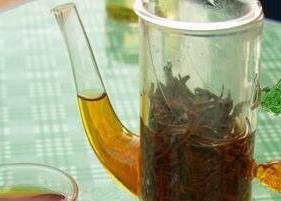 红茶和绿茶的功效区别 红茶和绿茶的功效