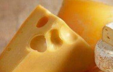 用纯牛奶如何自制奶酪 用纯牛奶如何自制奶酪棒
