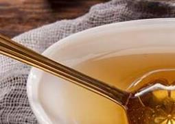 黄连蜂蜜水的作用与功效（黄连蜂蜜水的作用与功效及禁忌）