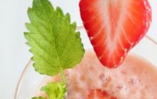 草莓酸奶怎么做 草莓酸奶怎么做冰淇淋