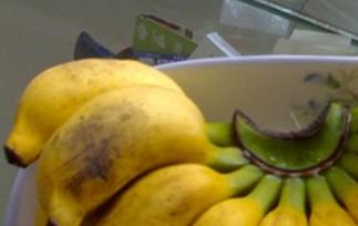 黑芝麻加香蕉的功效与作用 芝麻蕉的功效与作用