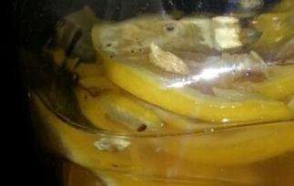 柠檬蜂蜜水的功效和作用 柠檬蜂蜜水的功效和作用及禁忌