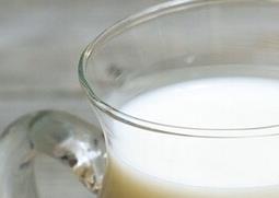 喝牛奶的禁忌?与牛奶不和的五种食物 喝牛奶的禁忌
