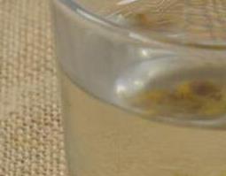 石斛泡水的功效与作用 黄芪和铁皮石斛泡水的功效与作用