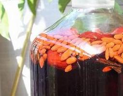 枸杞红枣泡酒的功效与作用 西洋参枸杞红枣泡酒的功效与作用