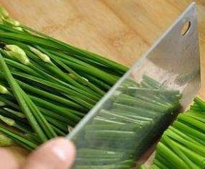 吃韭菜苔有什么好处和坏处 吃韭菜苔的好处和副作用