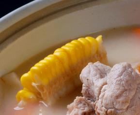 玉米排骨汤的做法与功效 玉米排骨汤的做法与功效禁忌