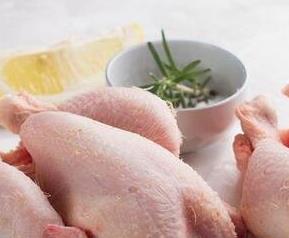 怎么辨别鸡肉变质 如何判断鸡肉是否变质