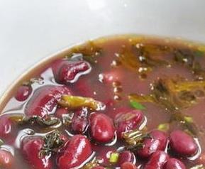 酸菜红豆汤的材料和做法步骤 酸菜红豆汤的做法窍门