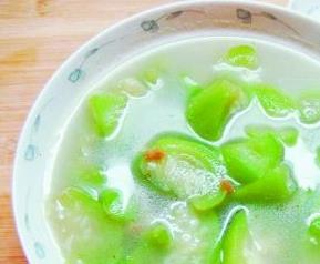蘑菇丝瓜汤怎么做好吃 丝瓜汤怎么做好吃