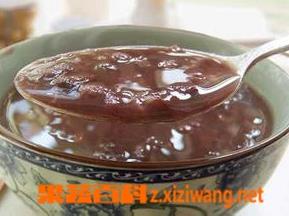 银耳红豆汤的功效 银耳红豆汤的功效与禁忌
