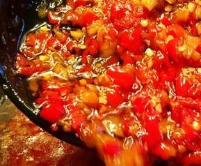在家自制辣椒酱的材料和做法步骤 制自辣椒酱的方法