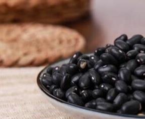 吃黑芸豆有什么好处和坏处 吃黑芸豆的好处与坏处