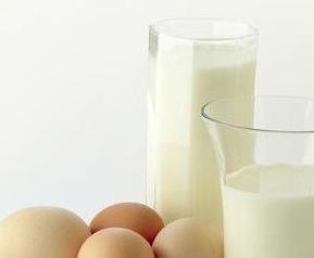 宝宝鸡蛋和牛奶可以一起吃吗 鸡蛋和牛奶可以一起吃吗