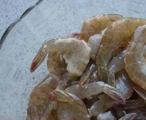 大虾去除虾包和虾线的方法 大虾去除虾包和虾线的方法是什么