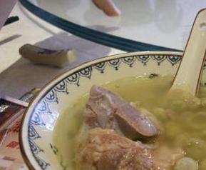 豌豆排骨汤制作步骤 豌豆排骨粥的做法