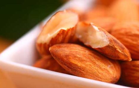 巴坦木果与杏仁的营养价值 杏仁的营养价值