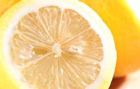 早上喝柠檬水好吗 早上喝柠檬水好吗对身体好吗