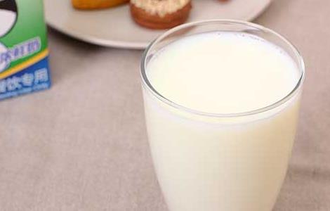 全脂牛奶与脱脂牛奶区别 全脂牛奶和脱脂牛奶的区别