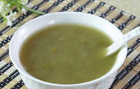 喝绿豆汤会解药吗 绿豆解药吗、吃药能喝绿豆汤吗