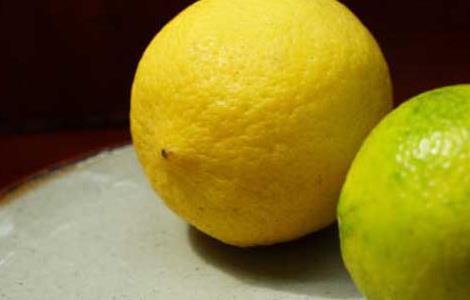 柠檬水的功效及正确泡法 柠檬泡水功效和作用