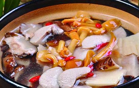 香菇炖鸡的五种常见做法 香菇炖鸡的做法 最正宗的做法