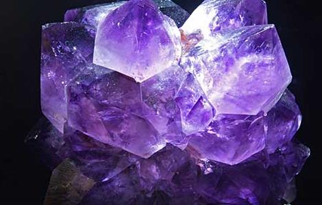 紫水晶的功效与作用 紫水晶的功效与作用佩戴禁忌