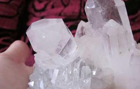 天然水晶和人造水晶的区别在哪里? 天然水晶和人造水晶的区别