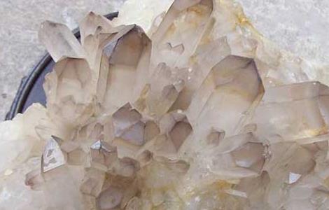 天然水晶和人造水晶的区别