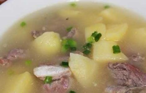 地皮菜土豆排骨汤