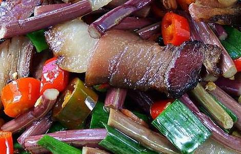 蕨菜炒腊肉的做法大全 蕨菜炒腊肉的功效及做法