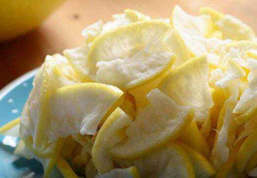 腌制柚子皮的功效与作用 糖腌柚子皮的功效与作用