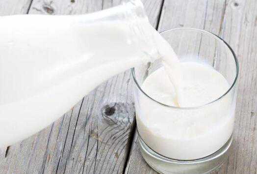 喝纯牛奶的好处，喝纯牛奶会长高吗（喝纯牛奶的好处,喝纯牛奶会长高吗女生）