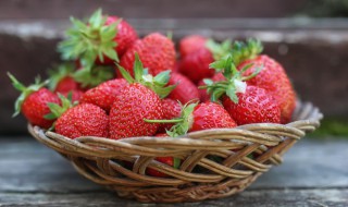 周公解梦梦见摘草莓是什么意思 梦见摘草莓预示着什么