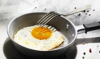 荷包蛋怎么煎不散 荷包蛋怎么煎不散窍门