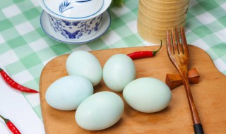 鸭蛋与鸡蛋做蛋糕的区别 鸭蛋和鸡蛋做出来的蛋糕有什么区别