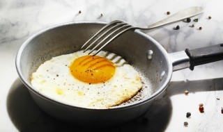 怎样煎一个漂亮的单面煎蛋（鸡蛋单面煎怎么做）