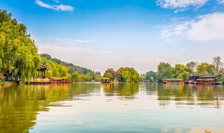 杭州西湖最著名的景点是什么（杭州西湖最有名的景点）