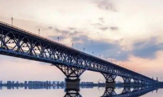 南京长江大桥铁路桥全长是多少米 南京长江大桥铁路桥全长是多少米长